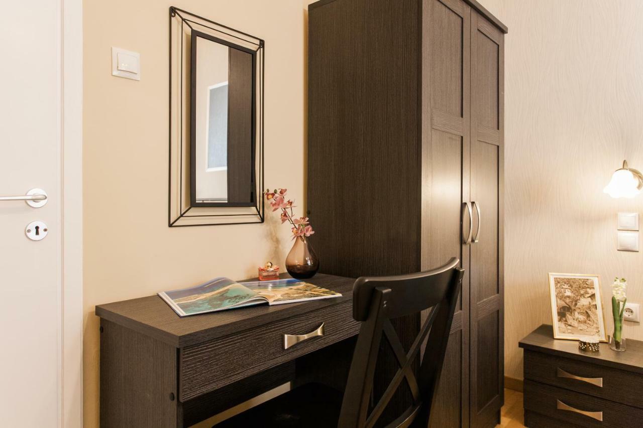 Modern Antique Private Rooms Near To Acropolis Museum And Metro Station 아테네 외부 사진